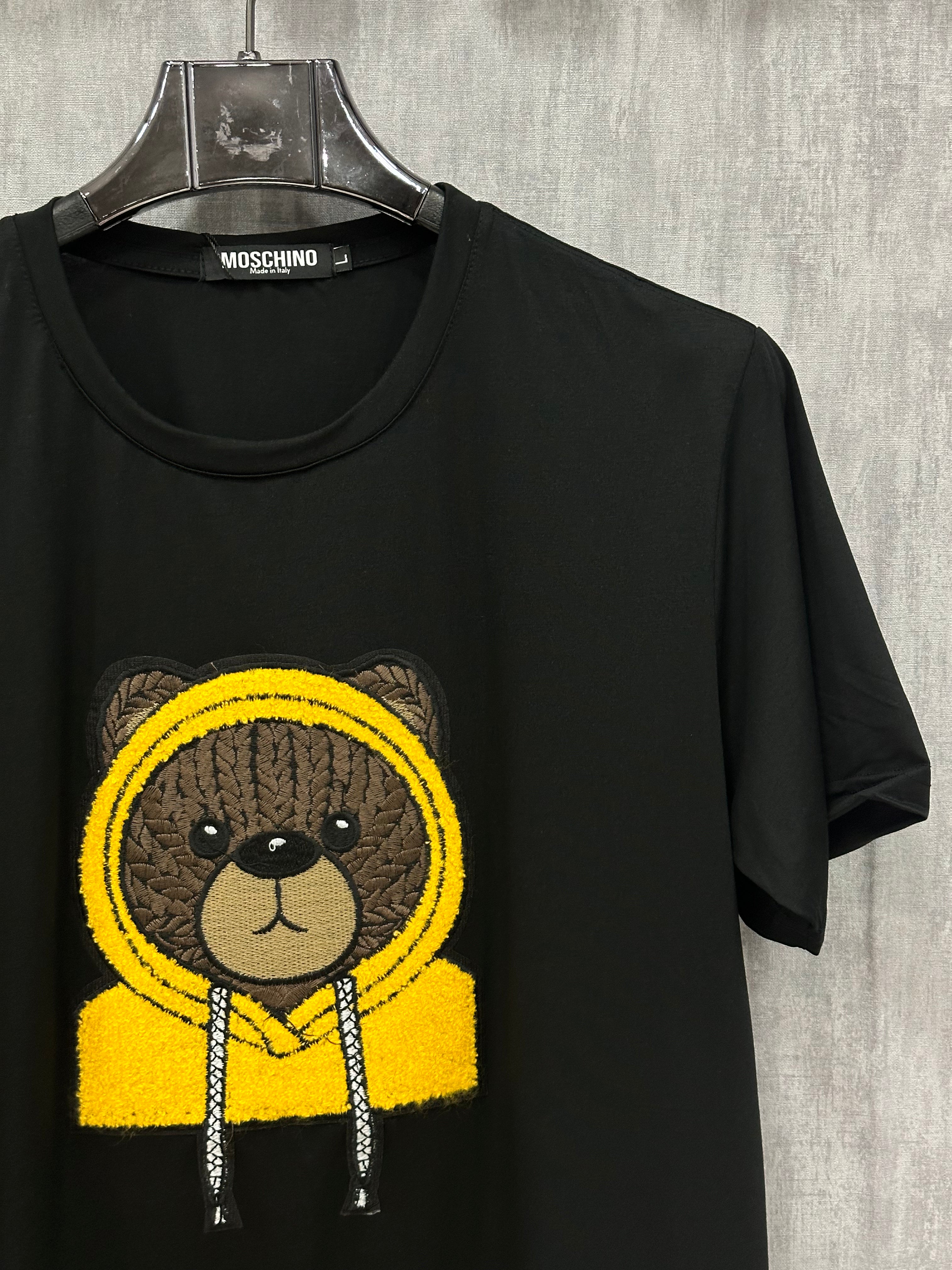 Camiseta MALHA CHINESA MOSCHINO Urso de Capuz FVJ 250 365