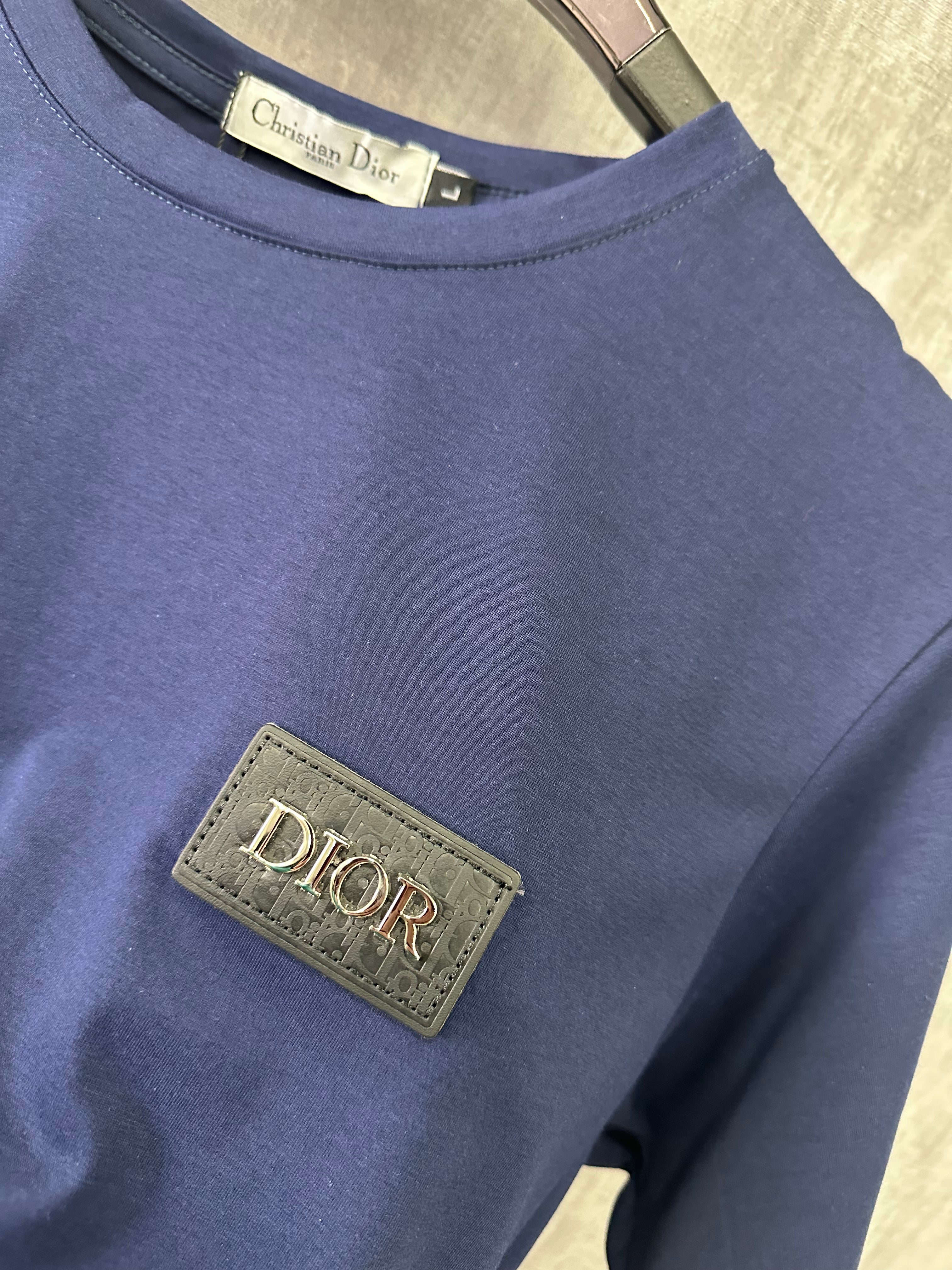 Camiseta MALHA CHINESA DIOR FIVELA DE COURO FVJ 136