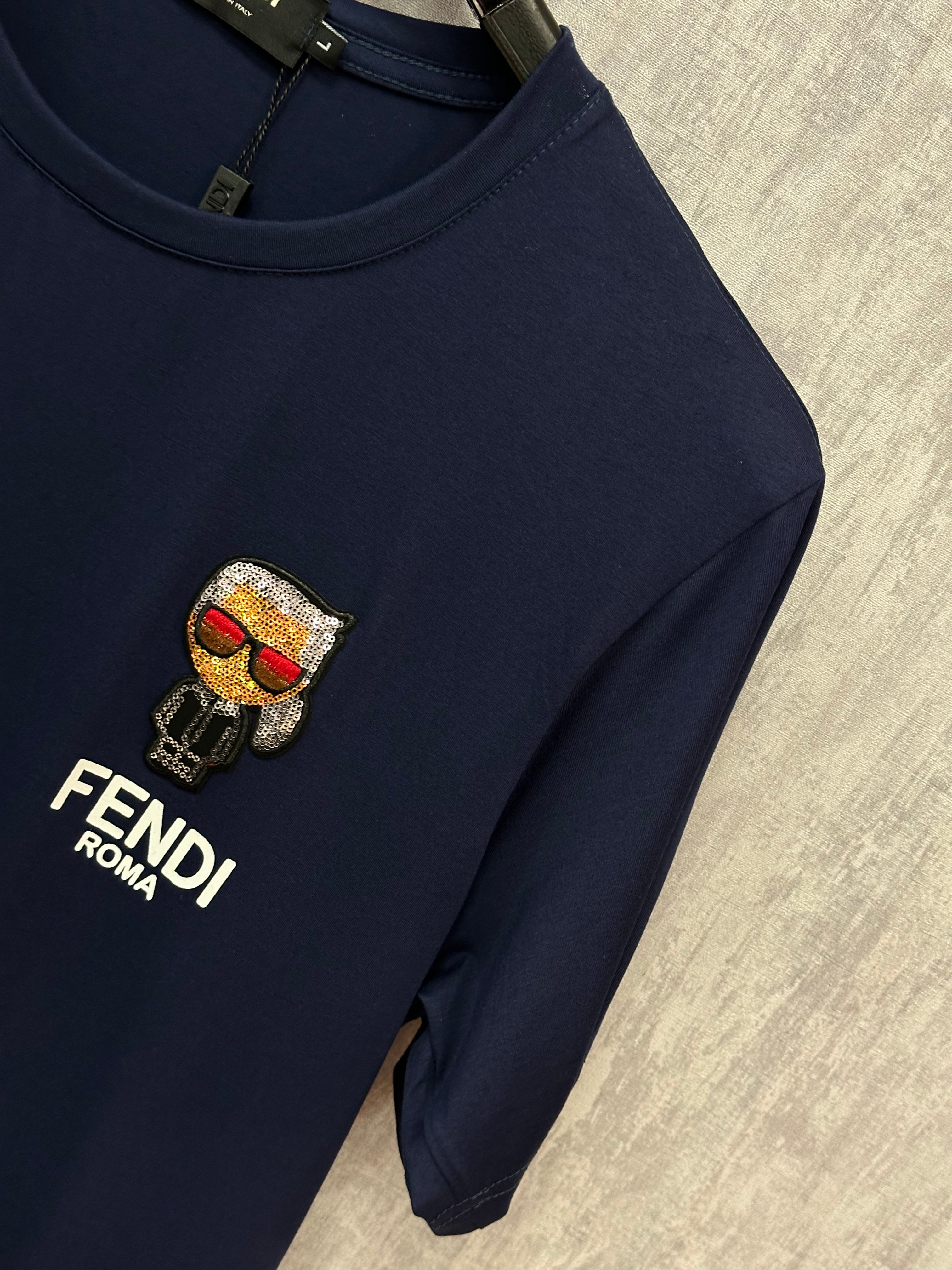 Camiseta MALHA CHINESA FENDI  Boneco Roma 122