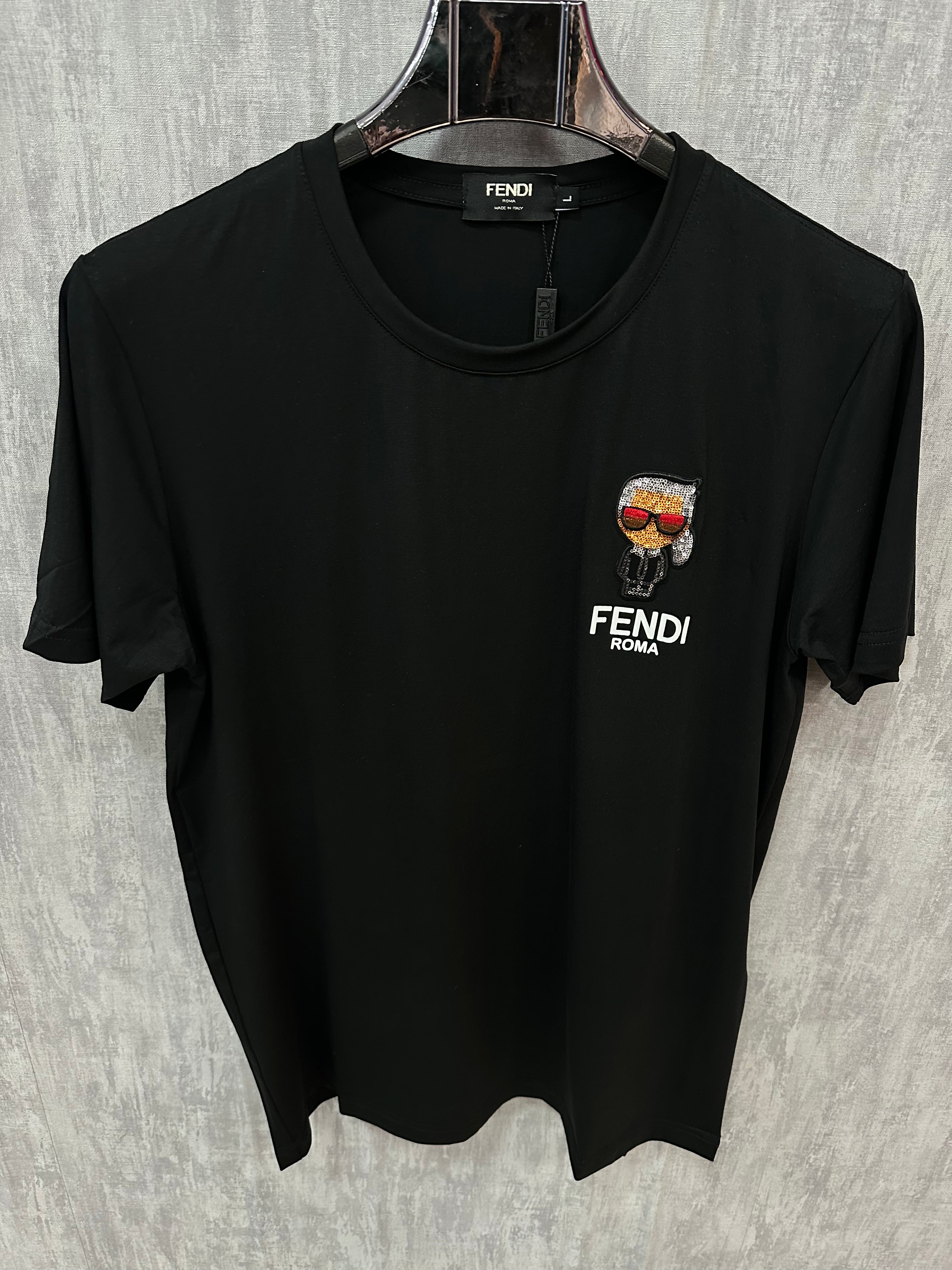 Camiseta MALHA CHINESA FENDI  Boneco Roma 122