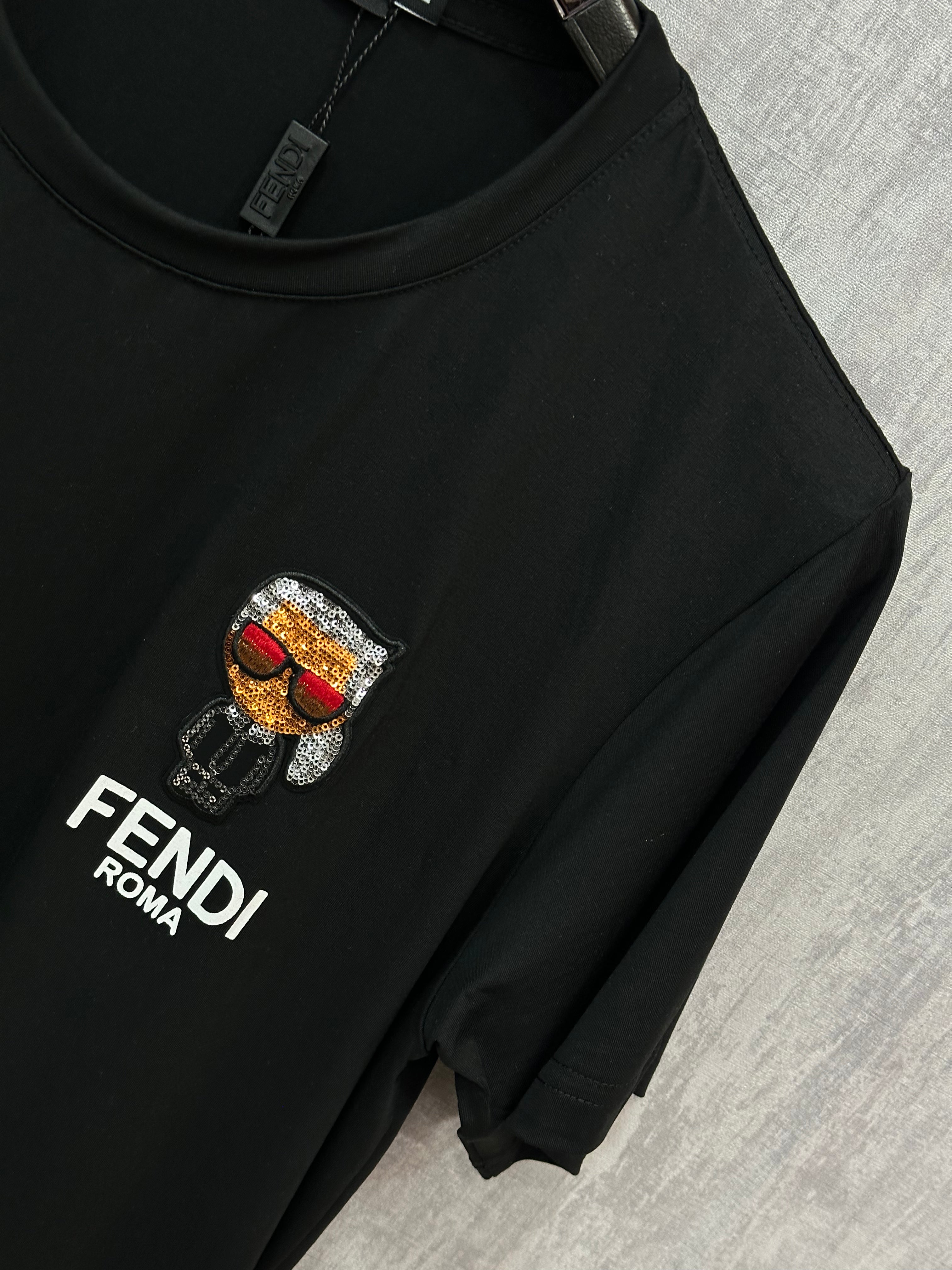 Camiseta MALHA CHINESA FENDI  Boneco Roma 122