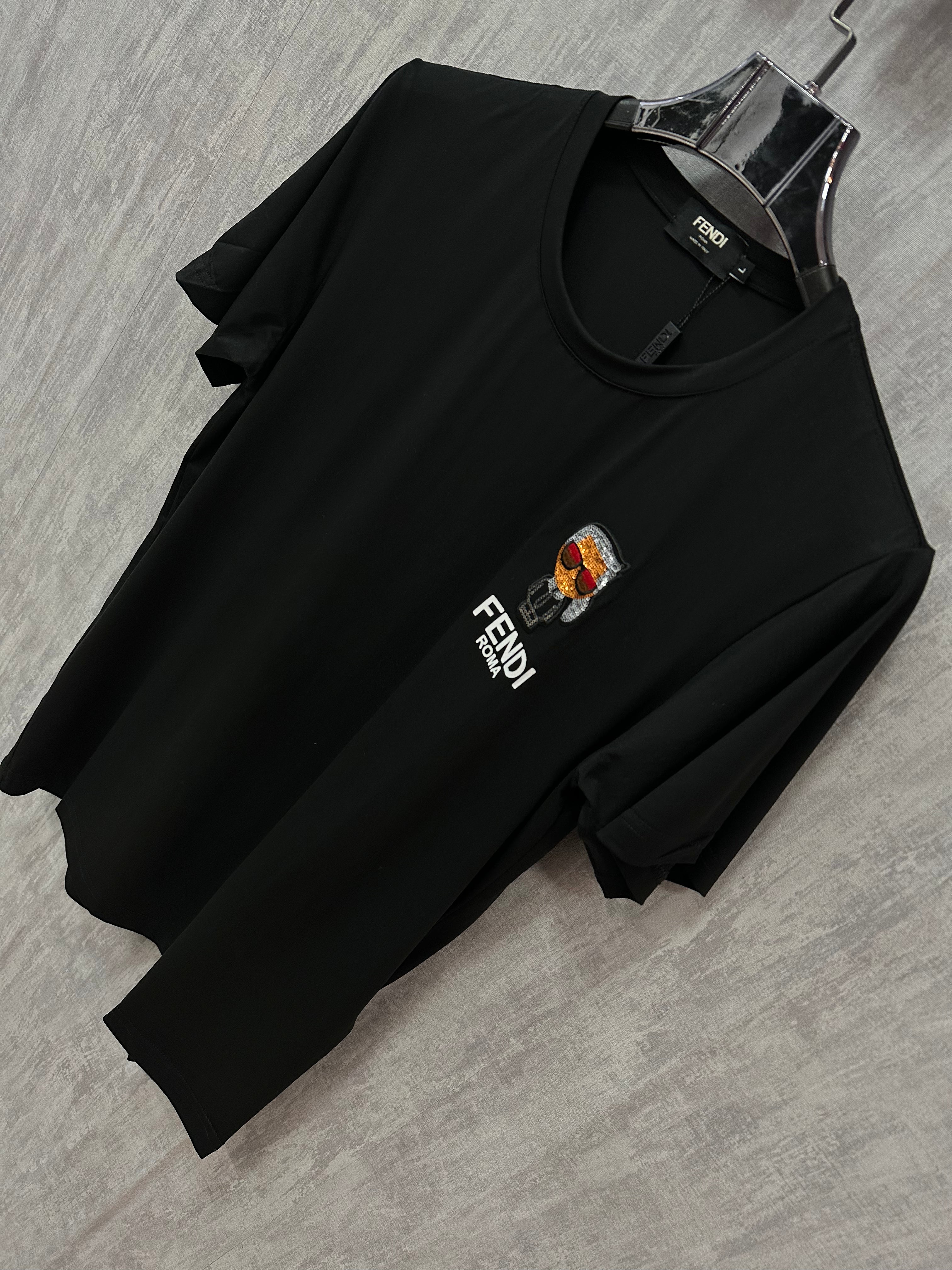 Camiseta MALHA CHINESA FENDI  Boneco Roma 122