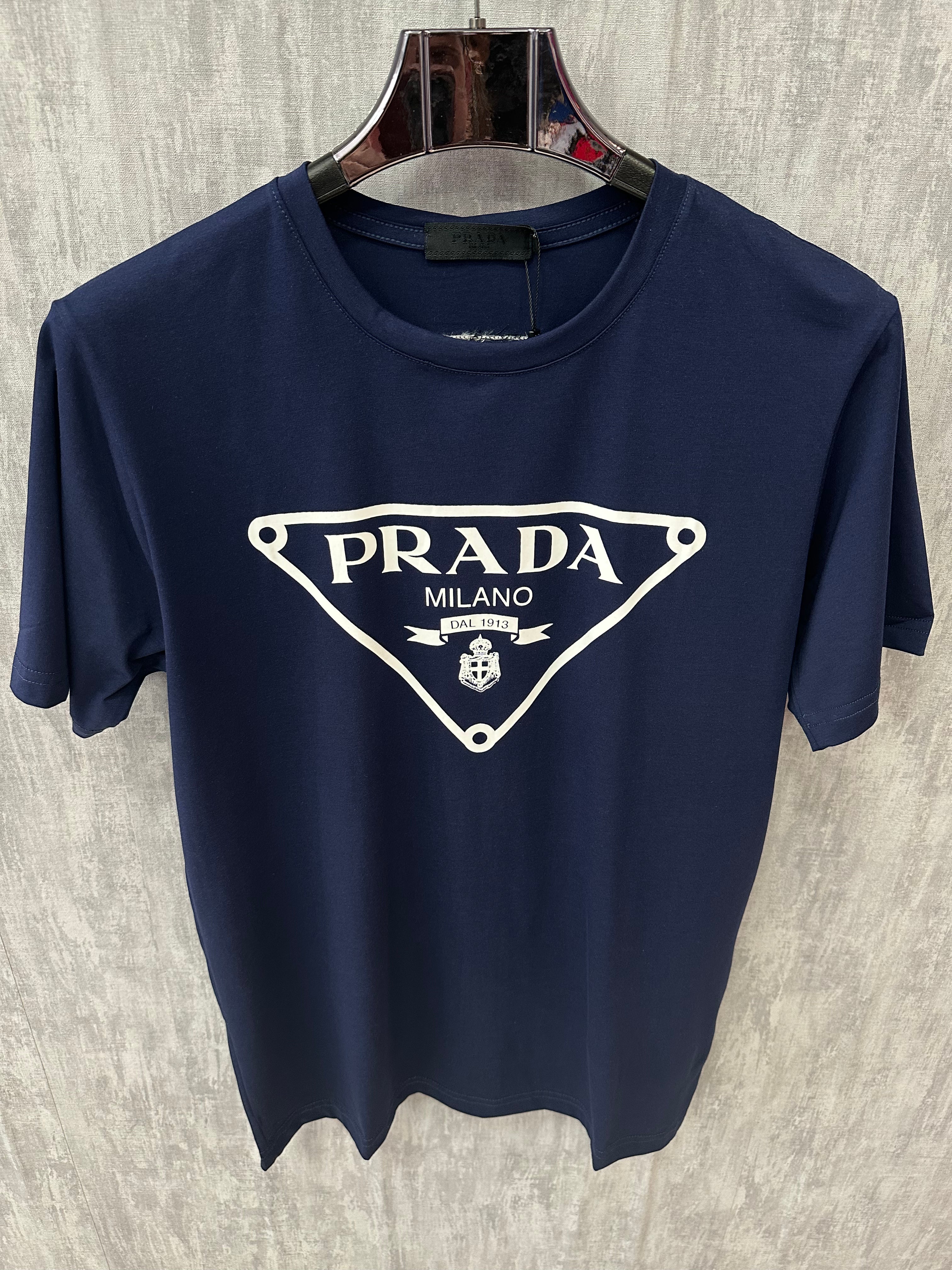 Camiseta MALHA CHINESA PRADA Milano FVJ 054