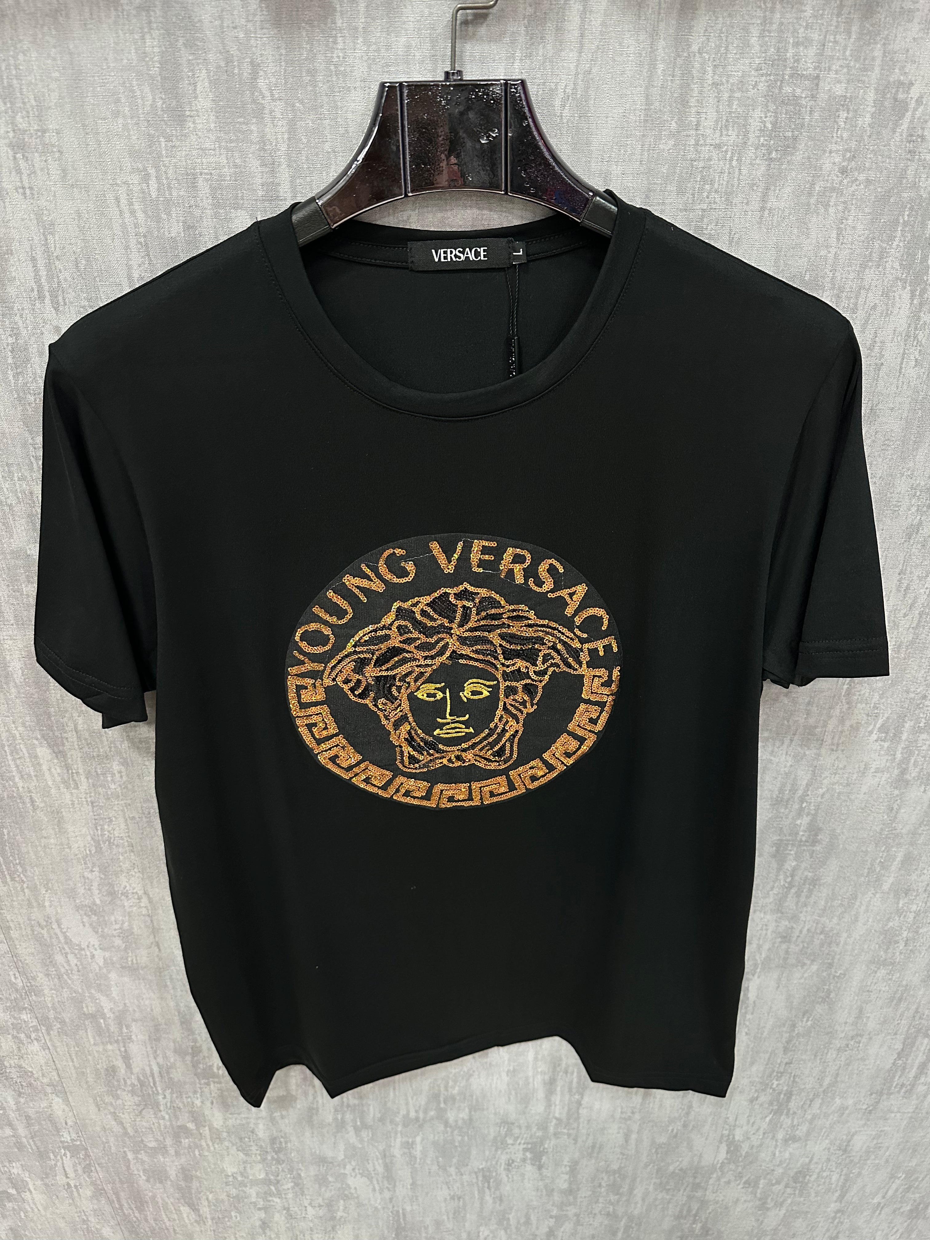 Camiseta MALHA CHINESA Versace Young Rainha 05