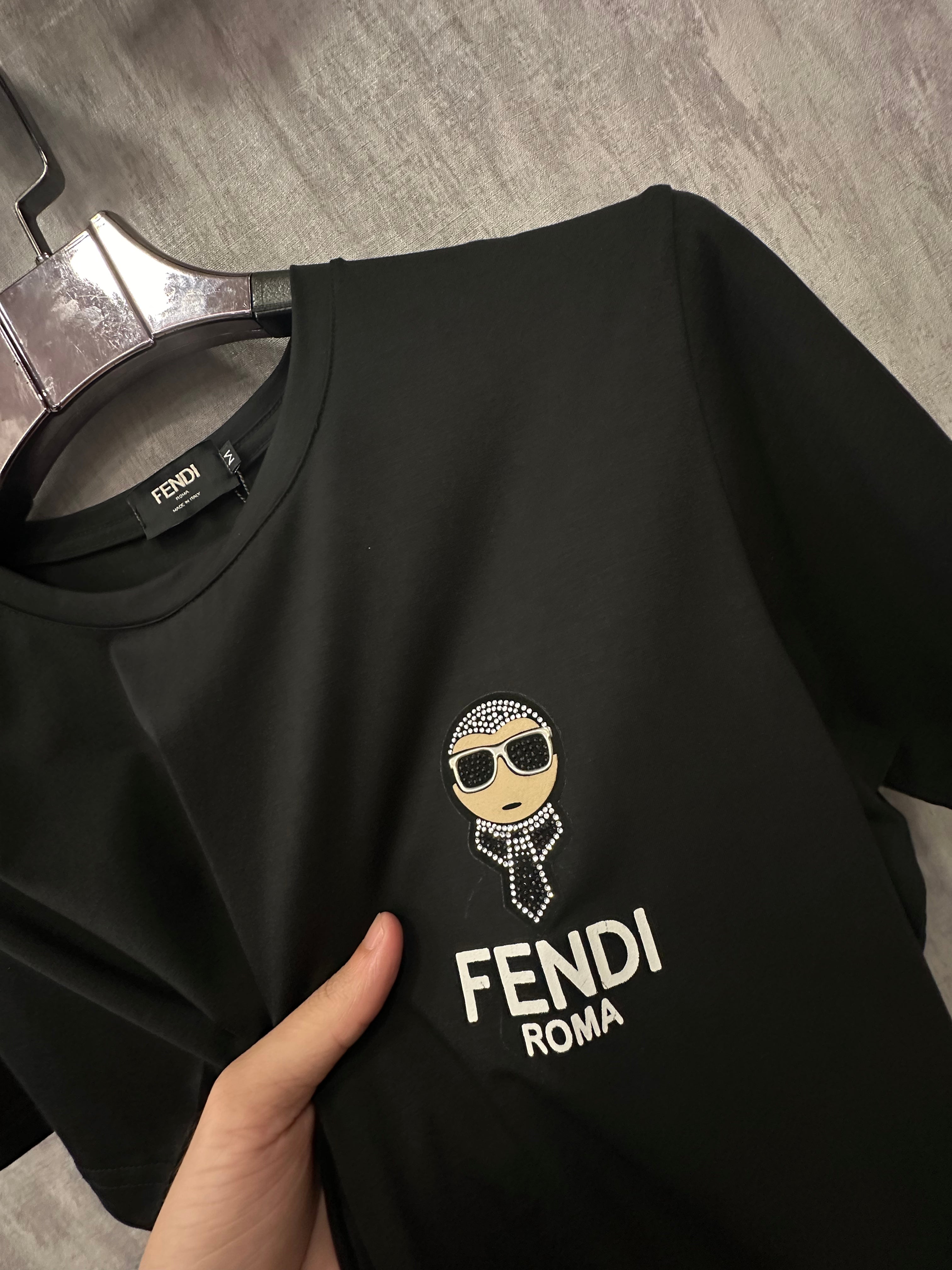 Camiseta MALHA CHINESA FENDI Carinha de oculos 117